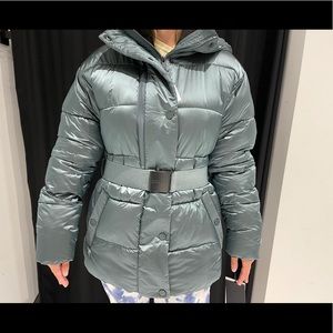 Dkny metallic green jacket 😍